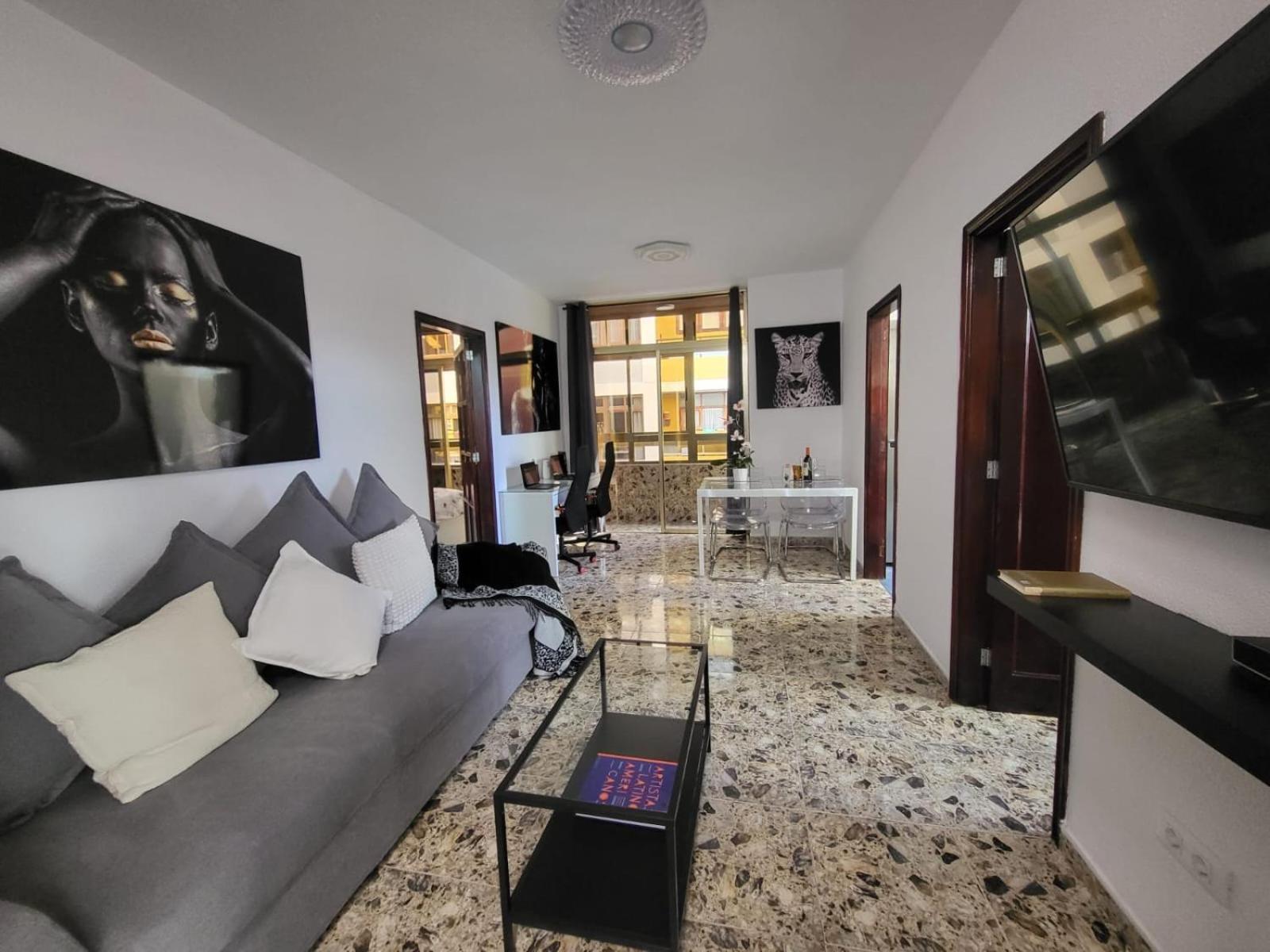 Affordable Holiday Accommodation For Large Families And Groups At Las Canteras Beach With 3 Bedrooms And Free Parking Las Palmas de Gran Canaria Exterior foto