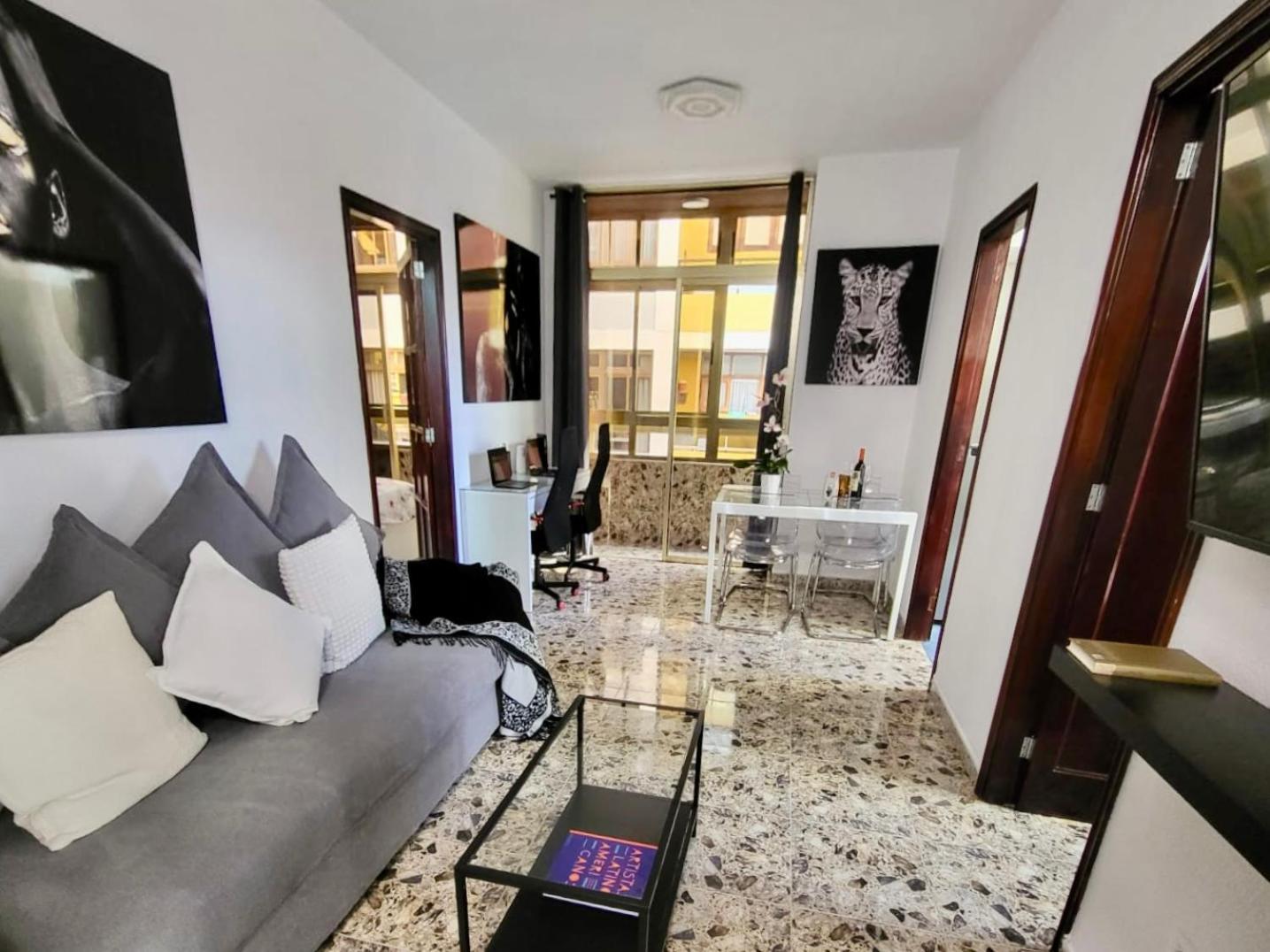 Affordable Holiday Accommodation For Large Families And Groups At Las Canteras Beach With 3 Bedrooms And Free Parking Las Palmas de Gran Canaria Exterior foto