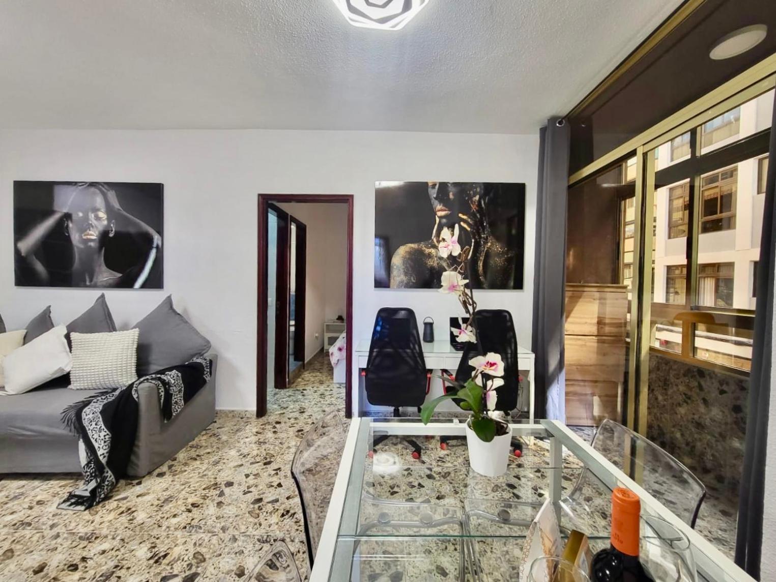 Affordable Holiday Accommodation For Large Families And Groups At Las Canteras Beach With 3 Bedrooms And Free Parking Las Palmas de Gran Canaria Exterior foto