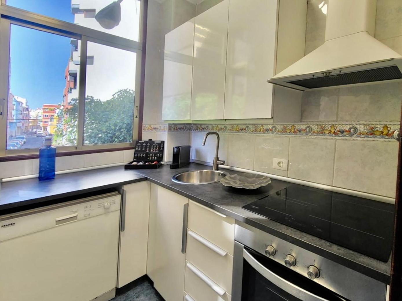 Affordable Holiday Accommodation For Large Families And Groups At Las Canteras Beach With 3 Bedrooms And Free Parking Las Palmas de Gran Canaria Exterior foto
